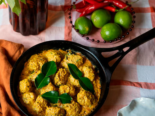 red-curry-chicken-balls_crop